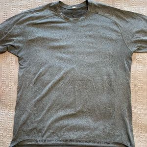 Lululemon Men’s Large Short Sleeve Shirt